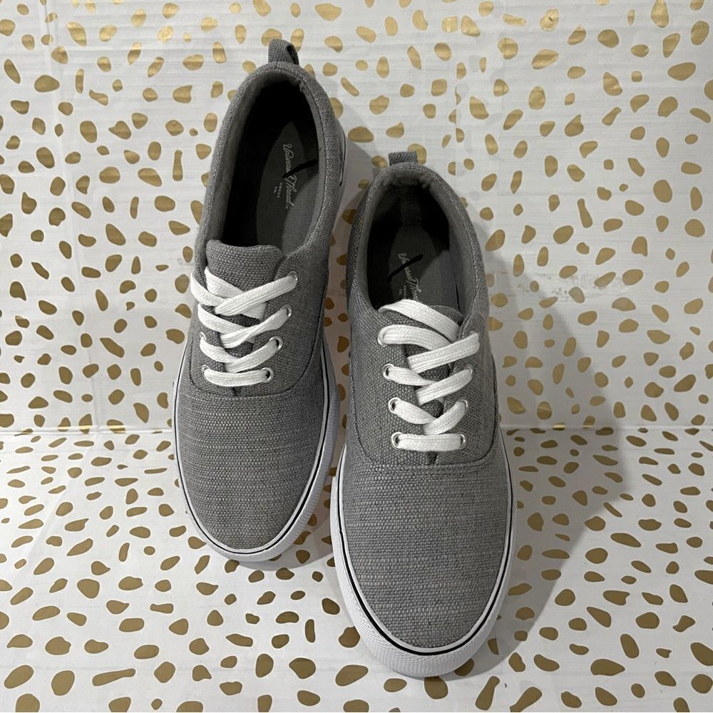 Universal Thread Molly Women’s Sneakers - Picture 8 of 14